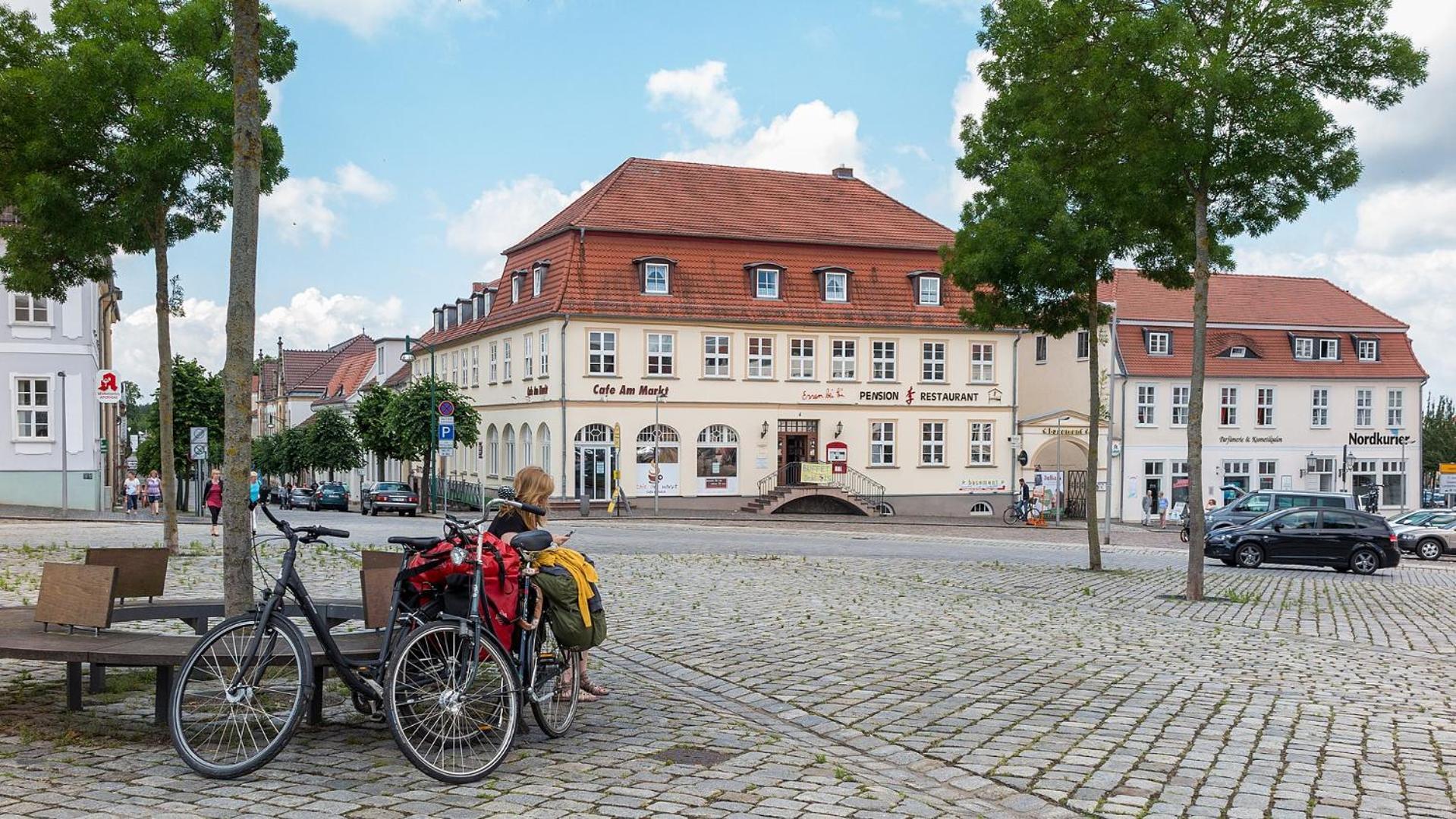 Pension Markt Neustrelitz Buitenkant foto